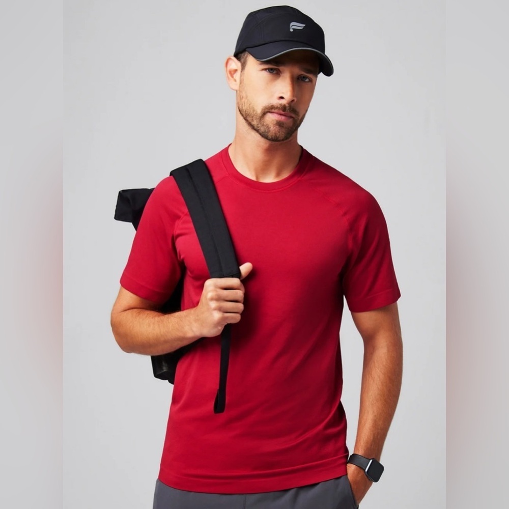 NWT, Fabletics, Men’s The Training Day‎ Tee, Holly Berry, Medium